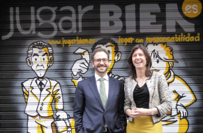 Mrs Maria Appelman (CEO Kansspelautoriteit)  y D. Carlos Hernandez Rivera (Director General de la DGOJ)