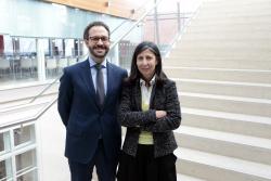 Teresa Monteiro (Vicepresidenta del SRIJ) y Carlos Hernández Rivera (Director General de la DGOJ)